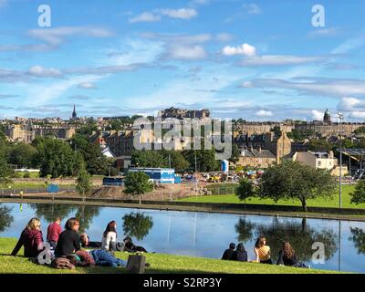 Blick auf Edinburgh Edinburgh Castle von inverleith Park, Schottland Stockfoto