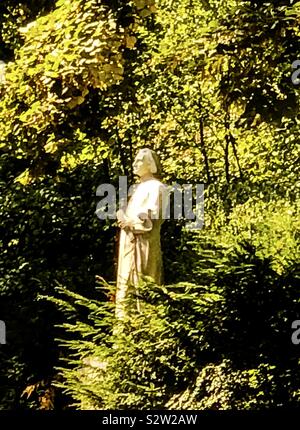 Statue des berühmten Komponisten und Pianisten Franz Liszt im Park an der Ilm, Weimar, Thüringen. Dieses Denkmal, Statue wurde von Hermann Hahn, 1902 erstellt Stockfoto