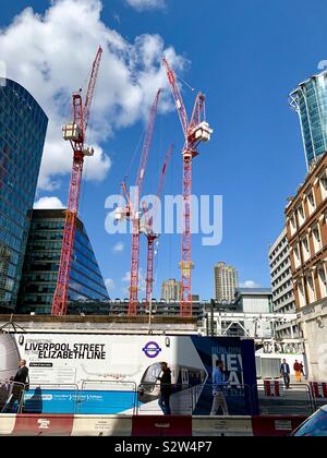 London, Großbritannien - 13 August 2019: Bauarbeiten in Moorgate den Beitritt zum neuen Elizabeth Line zur Liverpool Street Station. Stockfoto