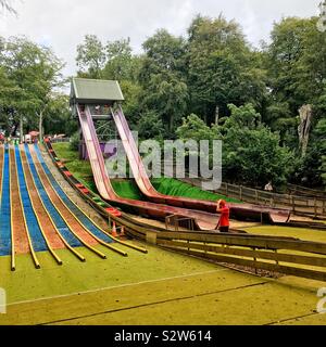 Die Lawine Fahrt am Woodlands Theme Park, Totnes, Devon, England, Vereinigtes Königreich. Stockfoto