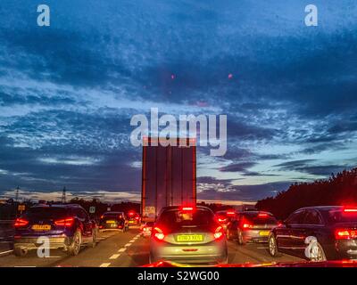 Autobahn m 62 Verkehr in West Yorkshire Stockfoto