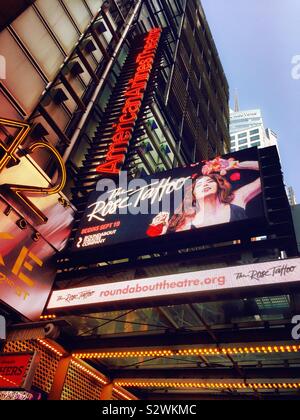 Theater Festzelt an der American Airlines Theater an der 42nd St., Rose Tattoo, NYC, USA Stockfoto