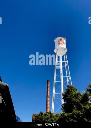 Lucky Strike Wasserturm in Ameican Tabak Bezirk in Durham, North Carolina Stockfoto