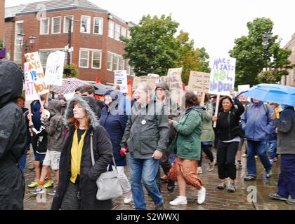 Macclesfield Marktplatz Protest des Volkes Stimme stoppen den Putsch Protestmarsch außerhalb Macclesfield Town Hall September 02, 2019 Stockfoto