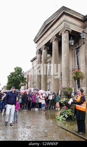Macclesfield Marktplatz Protest stoppen den Putsch Protestmarsch außerhalb Macclesfield Town Hall September 02, 2019 Stockfoto