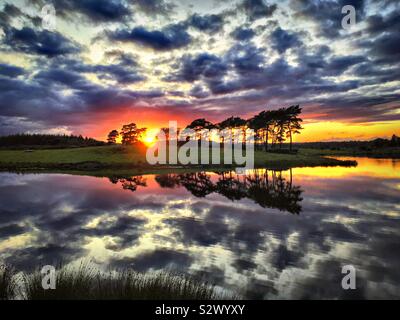 Sonnenuntergang an der Knapps Loch st Kilmacolm. Stockfoto