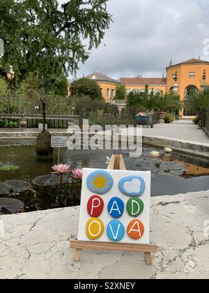 Padua, Italien, Souvenir withcolored Stein Buchstaben im Botanischen Garten der Stadt Stockfoto