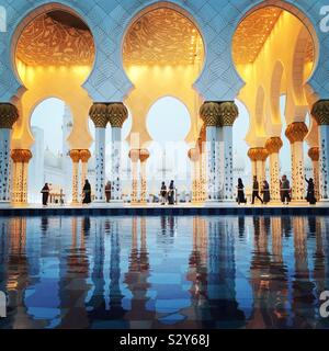 Sheikh Zayed Grand Moschee in Abu Dhabi, Vereinigte Arabische Emirate Stockfoto