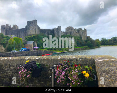 Pembroke Castle, Pembroke, Pembrokeshire, Wales, UK. Stockfoto