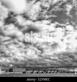 Hara Submarine Base einen Stillgelegten U-Boot Basis und viel Platz für Graffiti Kunst Stockfoto