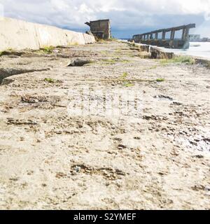 Hara Submarine Base einen Stillgelegten U-Boot Basis und viel Platz für Graffiti Kunst Stockfoto