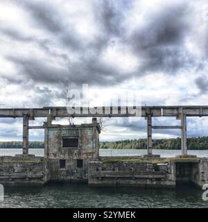 Hara Submarine Base einen Stillgelegten U-Boot Basis und viel Platz für Graffiti Kunst Stockfoto