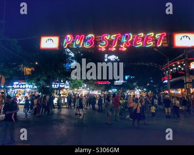 Busy Pub Street in Siem Reap, Kambodscha. Stockfoto