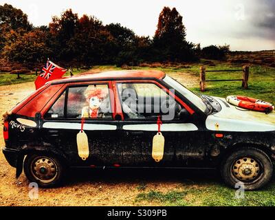 Skoda Fabia Auto in der Verkleidung als Boot Stockfoto