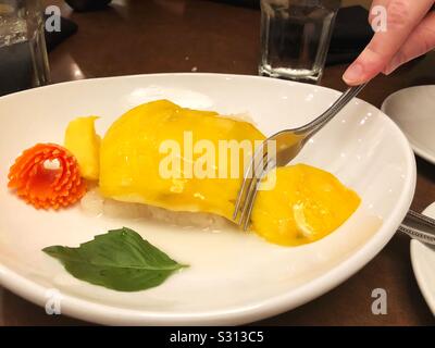 Mango klebriger Reis Dessert. Stockfoto