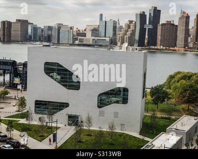 Hunters Point Community Library, von Steven Holl Architects in Long Island City, Queens Stockfoto