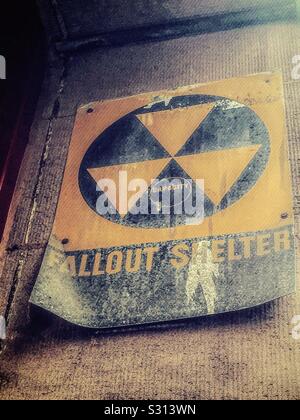 Fallout Shelter aus den 1950er Jahren in Chinatown, NYC, USA Stockfoto