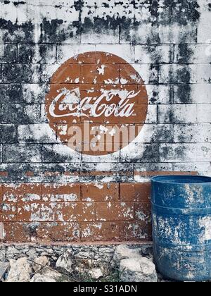 Altes Coca Cola Schild Stockfoto