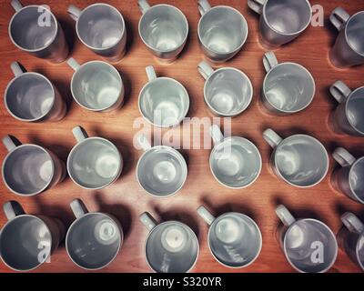 Viele Becher von oben. Stockfoto