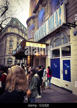 Mama Mia im Novello Theatre, West End, London, England Stockfoto