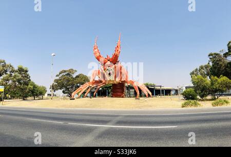 "Der große Hummer" ist auch bekannt als "Larry the Hummer" ist eine der "großen Dinge Australiens", eine Reihe riesiger Touristenattraktionen. Er befindet sich in Kingston SE. South Australia. Stockfoto