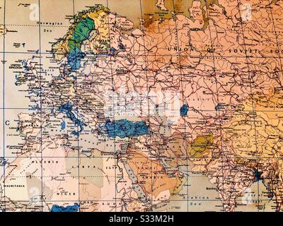 Alte Karte von Europa, die UdSSR, Jugoslawien und die Tschechoslowakei zeigt Stockfoto
