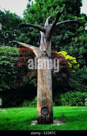 Lycopod Baumskulptur im Victoria Park Glasgow, Schottland. Vermächtnis der Commonwealth Games 2014 in Glasgow. Stockfoto