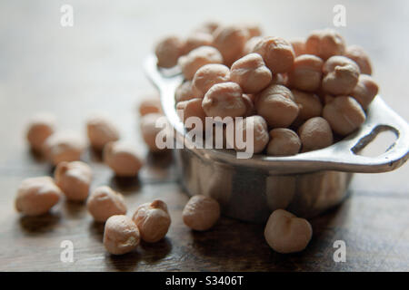 Frische organische Kichererbsen Stockfoto