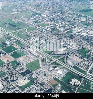 Luftbild beim Abstieg in Richtung Norman Y. Mineta San Jose International Airport, Kalifornien, Vereinigte Staaten Stockfoto