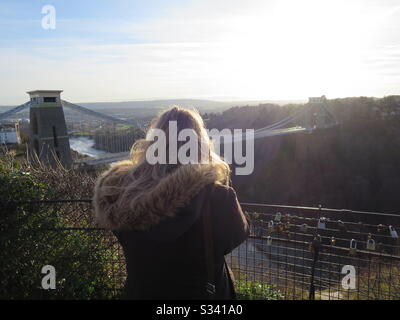 Blick auf die Clifton Suspension Bridge vom Clifton Observatory Stockfoto