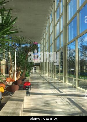 Eine verlassene Ecke eines Einkaufszentrums, Milton Keynes, Großbritannien Stockfoto