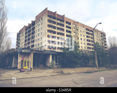 Verlassener Wohnblock in Pripyat, Ausschlusszone von Tschernobyl, Ukraine. Stockfoto