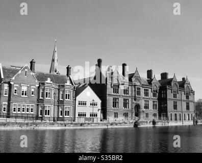 Bedford Country Court am Great River Ouse in Bedford, Bedfordshire, England, Großbritannien. April 2020. Stockfoto