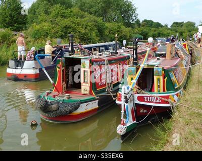 Im Sommer auf dem Grand Union Canal Stockfoto