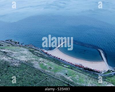 Blick hinunter auf Sandy Bay in Gibraltar Stockfoto