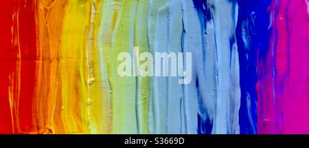 Dicke Farbe in Regenbogenreihenfolge Stockfoto