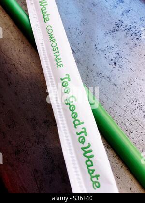 Kompostierbar PL ein grünes Stroh Stockfoto