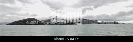 Panoramablick auf die Südseite der Insel Hongkong. Stockfoto