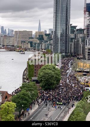 Schwarze Leben sind wichtig Protest vor der amerikanischen Botschaft in London, Großbritannien. Stockfoto