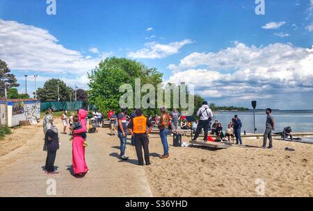 Ein Strandgottesdienst im Freien am Ufer des Lake Ontario in Toronto. Stockfoto