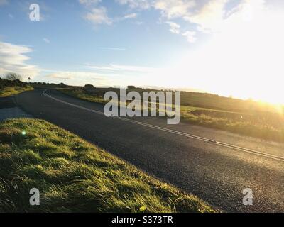 Straße durch die Yorkshire Dales, Großbritannien Stockfoto