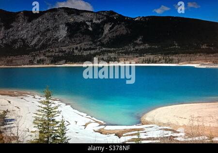 Barrier Lake, Kananaskis Country, Highway 40, Alberta, Kanada, Kanadische Rockies, Rocky Mountains, Wildnis, zerklüftet, Backcountry, gezackt, Gipfel, Schnee, Mount Baldy Stockfoto