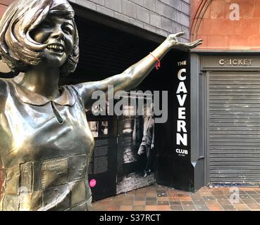 Cilla Black Statue vor dem Cavern Club in Liverpool Stockfoto