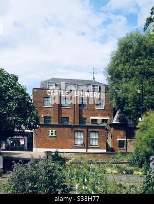 Ehemalige Castle Brewery und jetzt Higgins Museum in Bedford, Bedfordshire, England, Großbritannien. Stockfoto