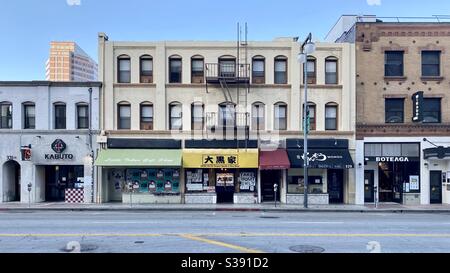 LOS ANGELES, CA, JUN 2020: Nudelbars und andere japanische Einzelhändler in Little Tokyo, Downtown Stockfoto