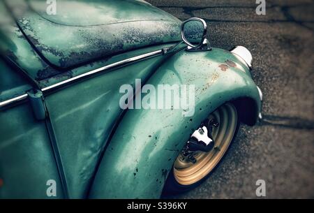 Grüner Vintage Volkswagen Beetle Stockfoto