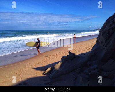 Surfsession in Bidart, Pyrenees Atlantiques, Frankreich Stockfoto