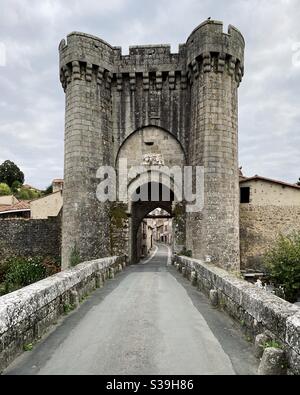 Der Turm Saint Jacques Parthenay Frankreich Stockfoto