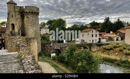 Der Turm Saint Jacques Parthenay Frankreich Stockfoto