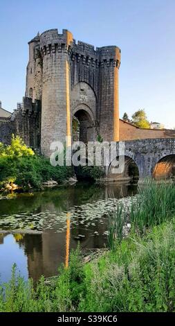 Der Turm Saint Jacques Parthenay Frankreich Stockfoto